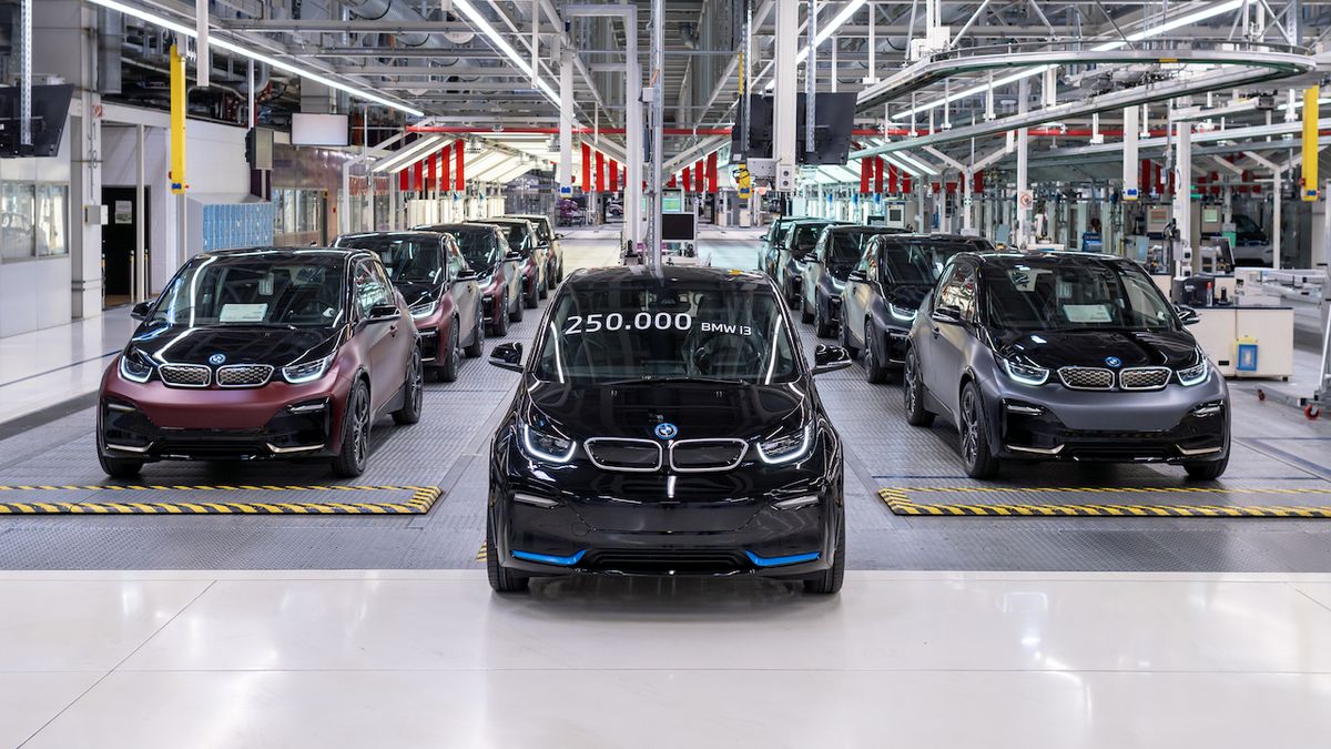 BMW ukončilo výrobu nadčasového elektromobilu i3